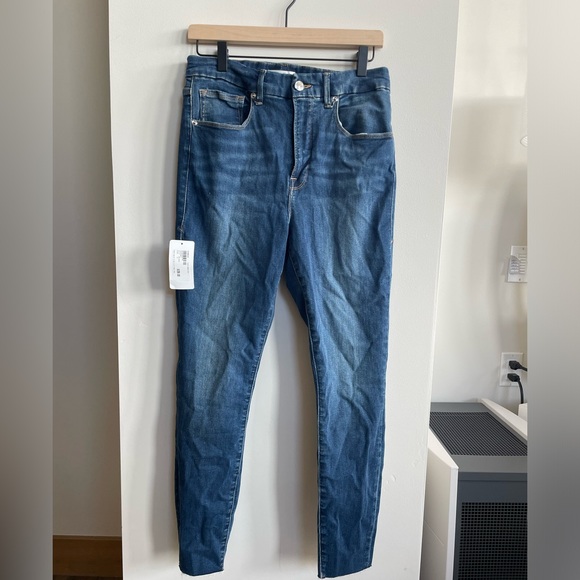 NWT- Good Waist Crop Jeans with Raw Hem - Picture 1 of 5